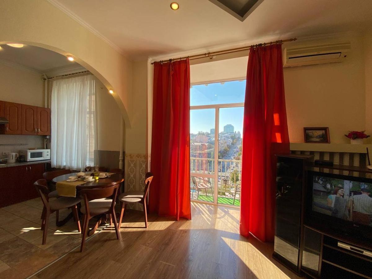 Real In Center Apartment