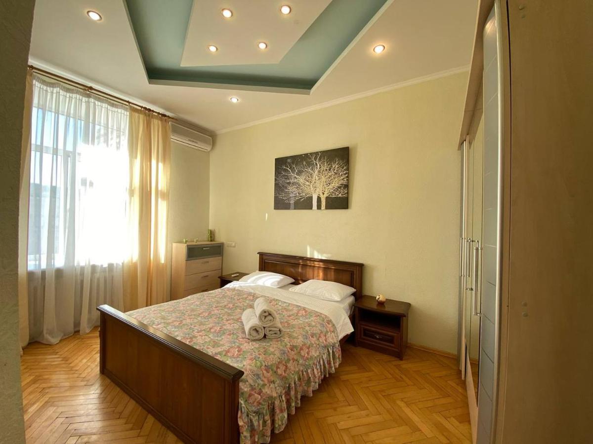 Real In Center Apartment *