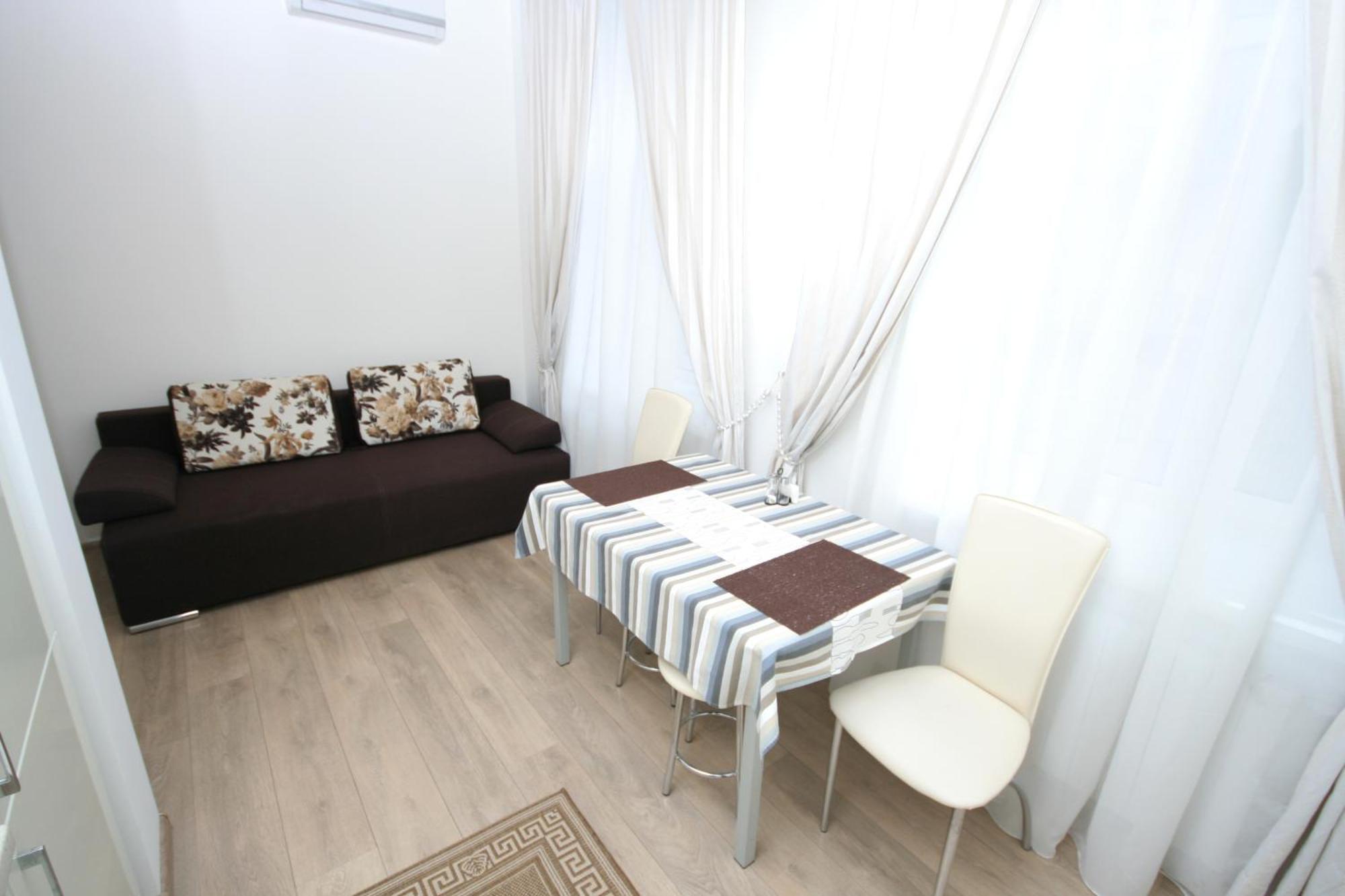 Real In Center Apartment
