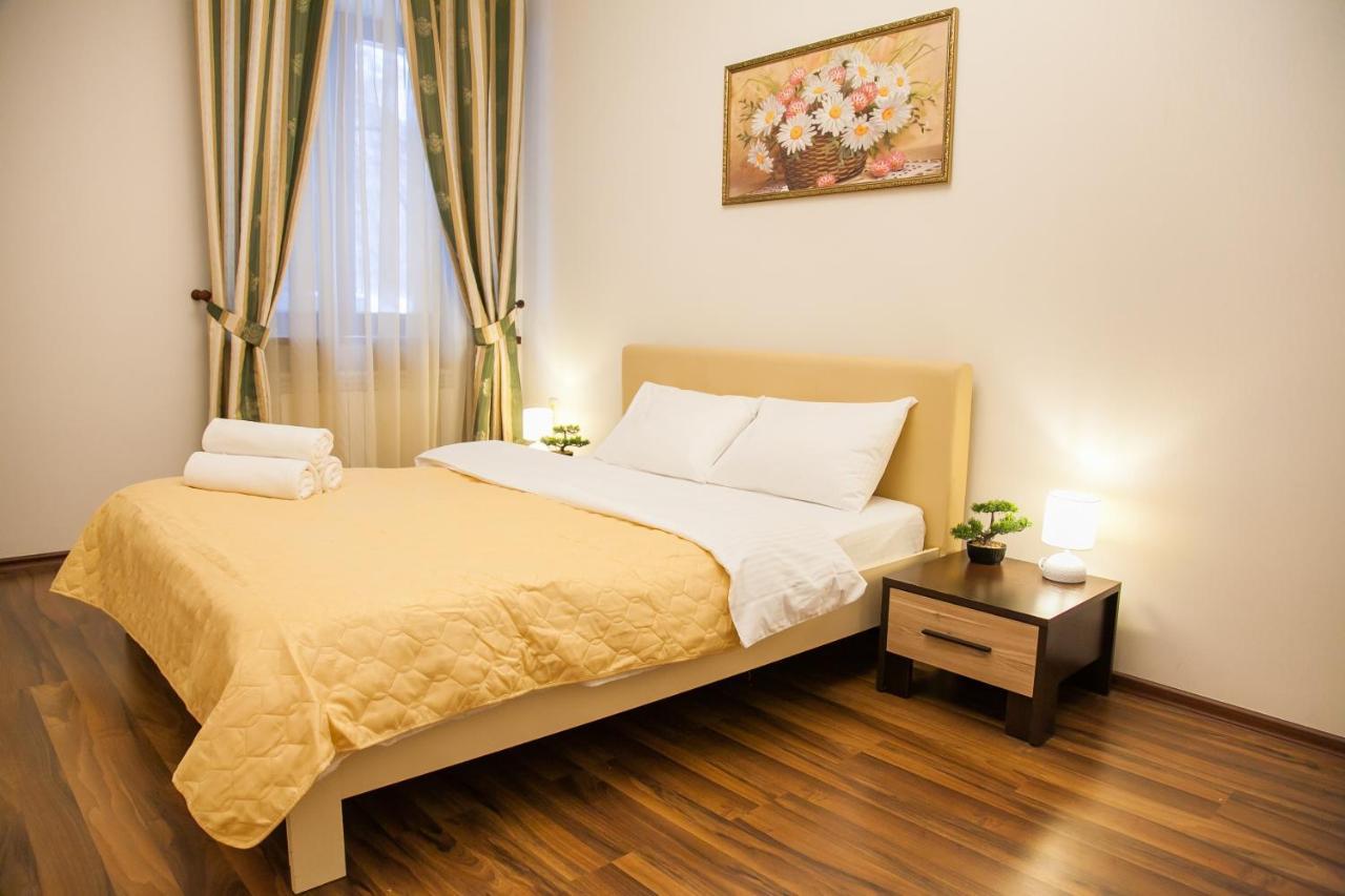 Real In Center Apartment Kiew