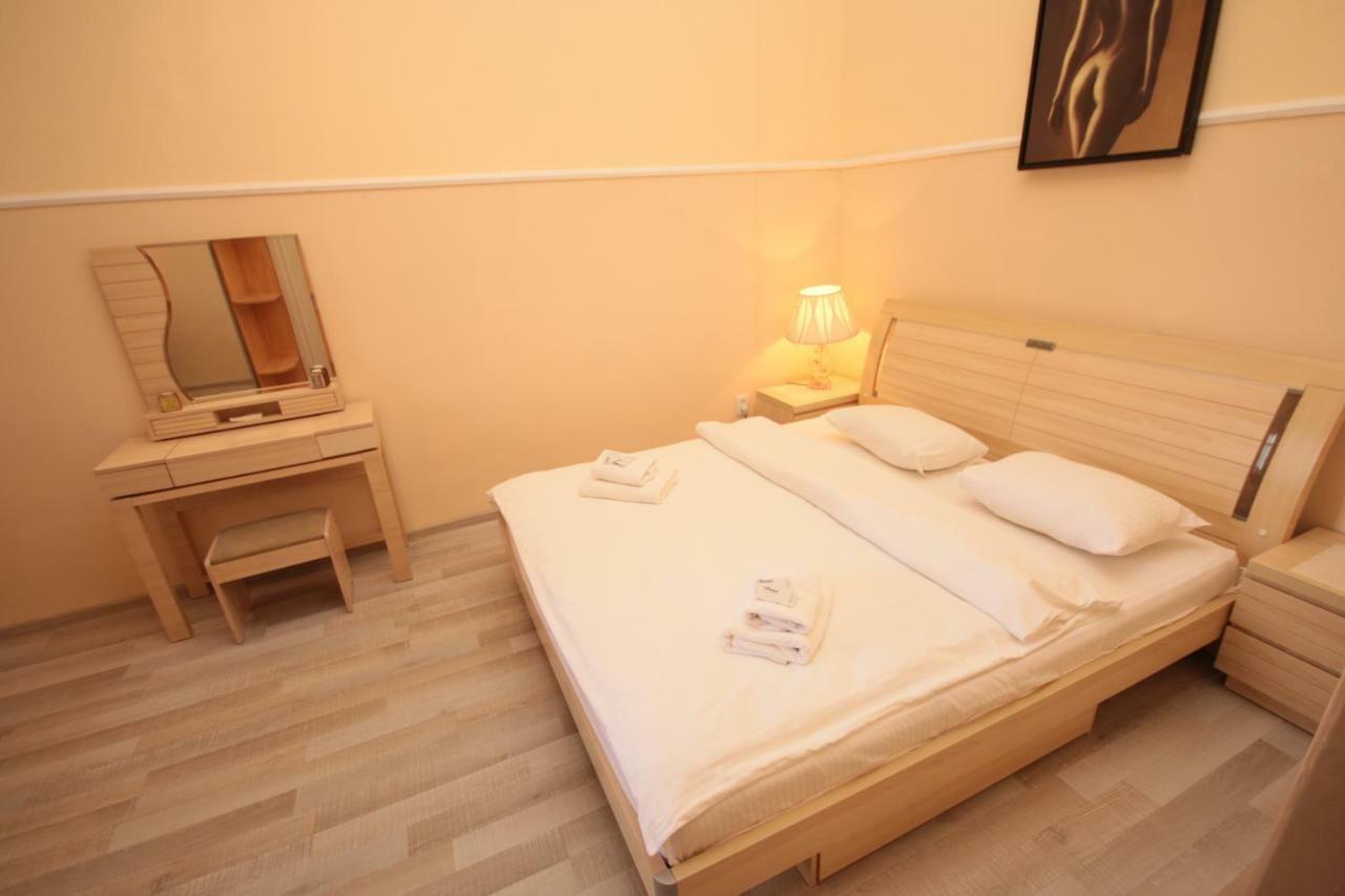 Apartment Real In Center Kiew