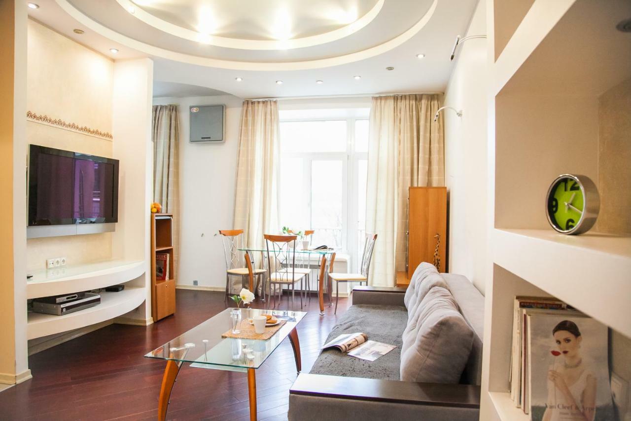 Real In Center Apartment Kiew
