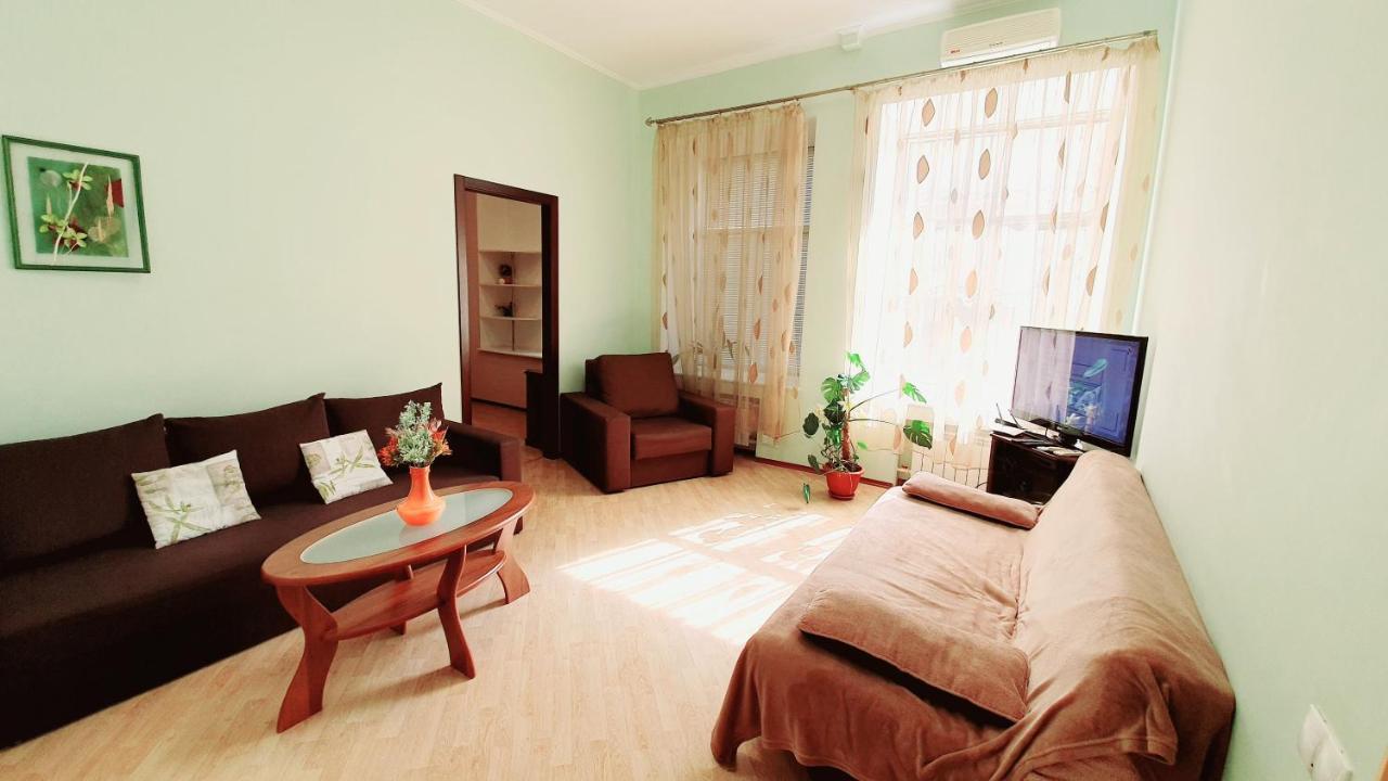 Real In Center Apartment