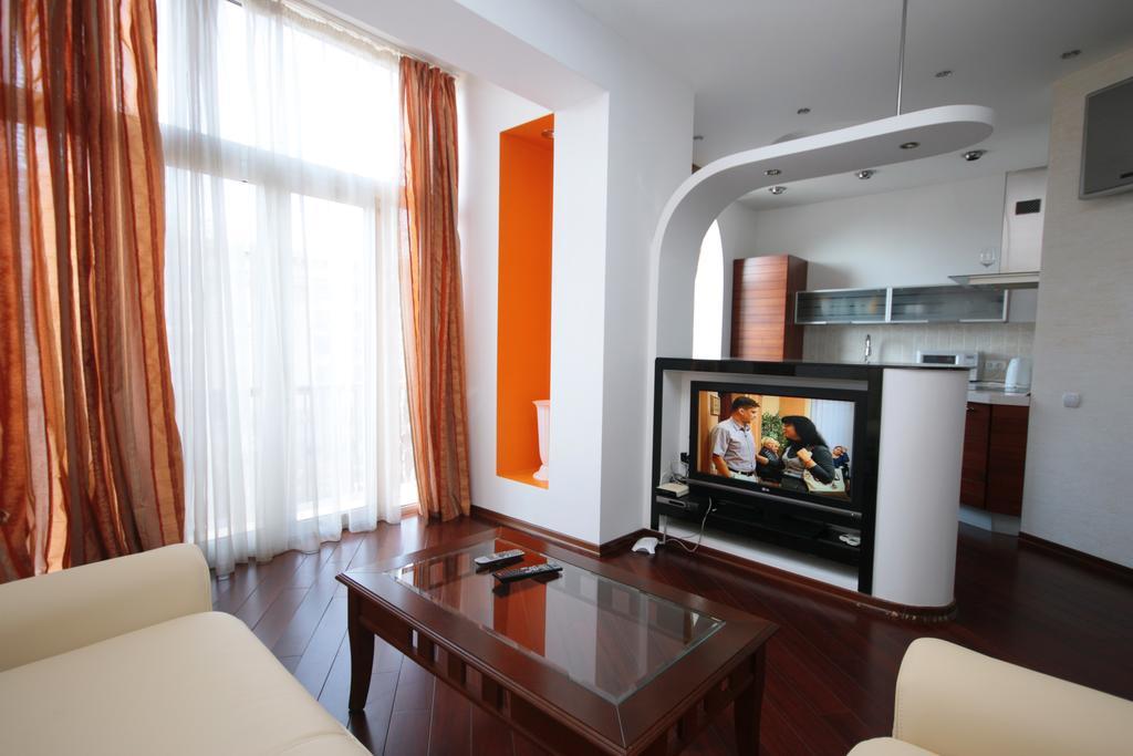 Real In Center Apartment