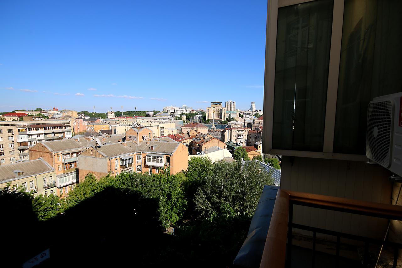 Real In Center Apartment